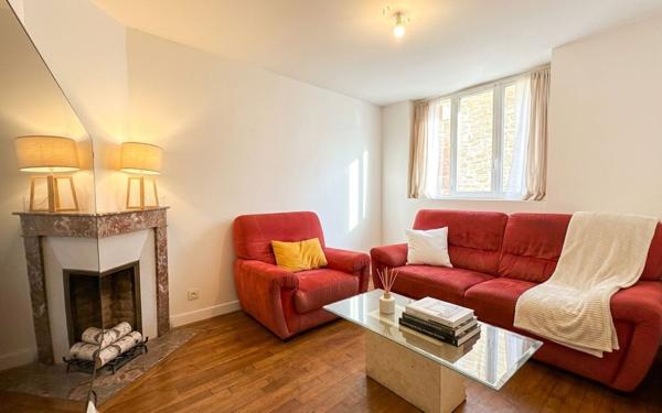 Maison à vendre    5 pièces •  Le Monastère