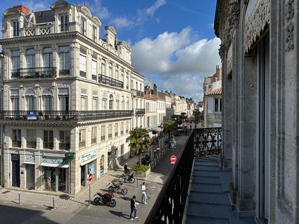 EMPLACEMENT D'EXCEPTION PLACE COLBERT Appartement Rochefort 2 pièce(s) 59.77 m2