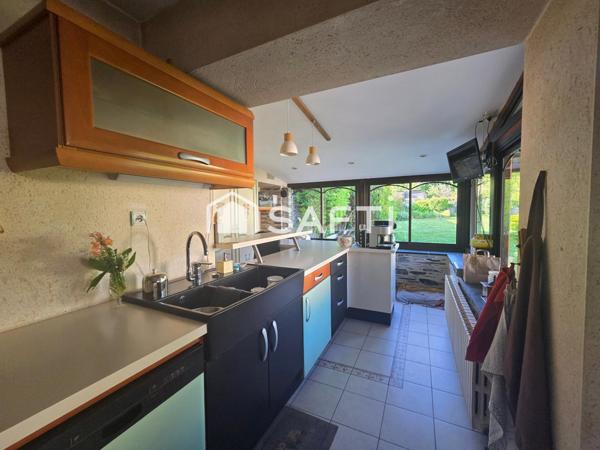 Maison de pierre tuffeau et ardoise avec dépendance