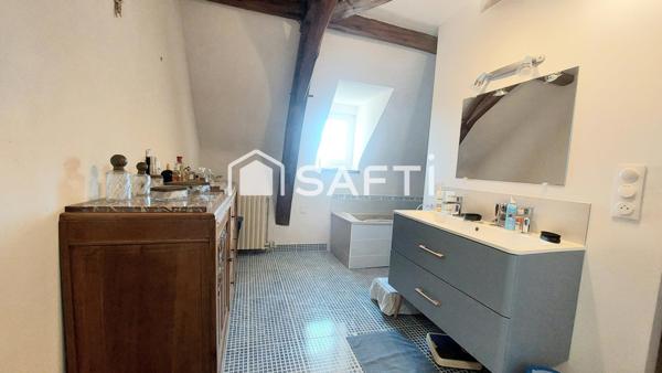 Maison de pierre tuffeau et ardoise avec dépendance