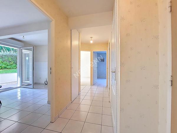 Orvault Haute Vallée - Mulonnière : En vente Superbe Appartement de 75M² en rez de jardin avec terrasse couverte, parfaitement agencé : 4 placards intérieurs, 1 cellier, 1 cave, 1 garage clos.