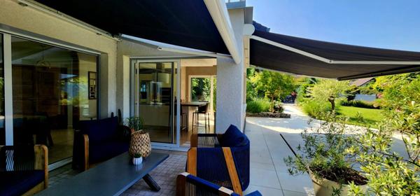 Villa contemporaine située sur les hauteurs d'Aix les Bains à Pugny Chatenod