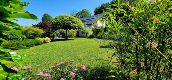 Villa contemporaine située sur les hauteurs d'Aix les Bains à Pugny Chatenod