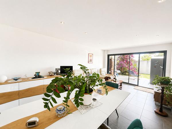 "Mas Roca" Perpignan : Appartement 3 pièces en rez-de-jardin avec garage à vendre