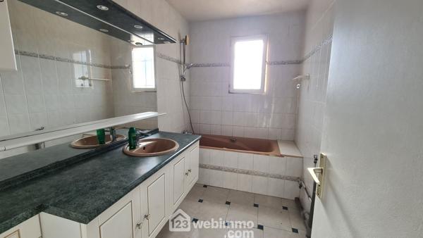 Villas 178 m² à Gonfaron 83590
