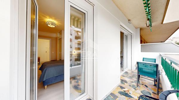 NICE - DÉBUT AVENUE DES FLEURS : MAGNIFIQUE 2 PIÈCES AVEC BALCON EST