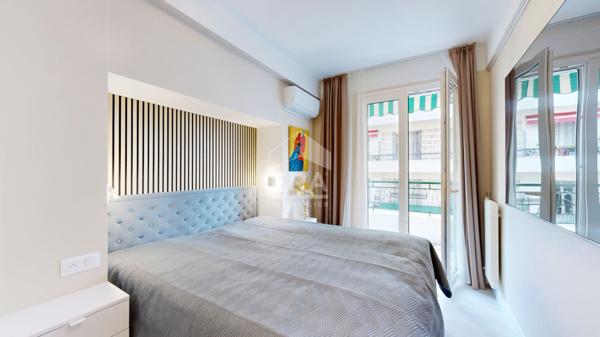 NICE - DÉBUT AVENUE DES FLEURS : MAGNIFIQUE 2 PIÈCES AVEC BALCON EST