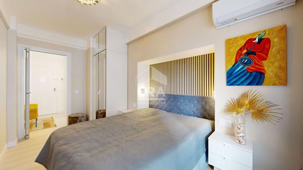NICE - DÉBUT AVENUE DES FLEURS : MAGNIFIQUE 2 PIÈCES AVEC BALCON EST