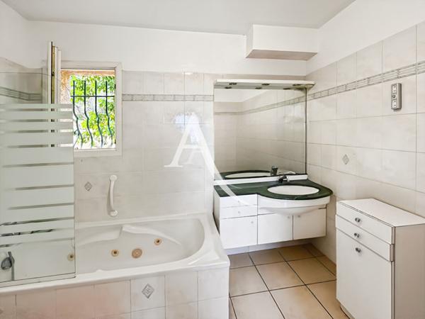 A vendre Maison T4 de 98 m2 avec jardin, terrasse et garage double Marseille 13013