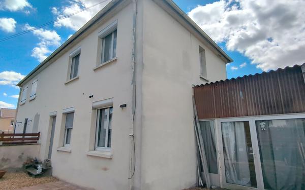 Maison à vendre    4 pièces • 77,41 m2 Saint-Jean-de-la-Ruelle