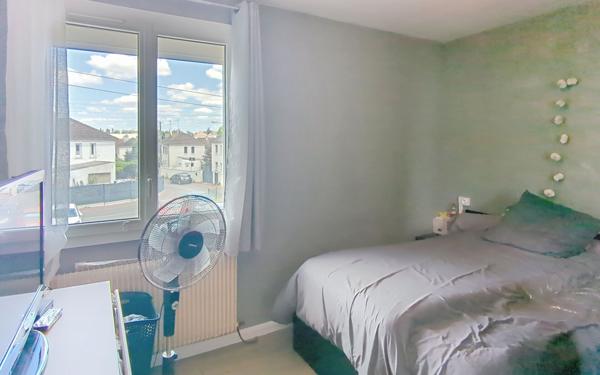 Maison à vendre    4 pièces • 77,41 m2 Saint-Jean-de-la-Ruelle