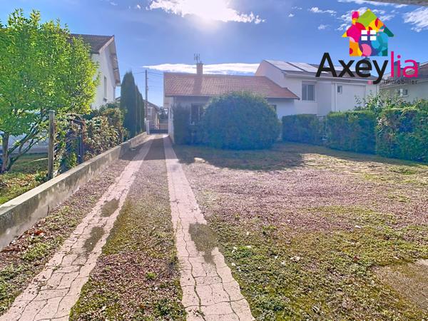Roanne (42300) A VENDRE- ROANNE - MAISON DE PLAIN-PIED AVEC GARAGE DOUBLE INDÉPENDANT SUR TERRAIN CLOS DE 480 M2