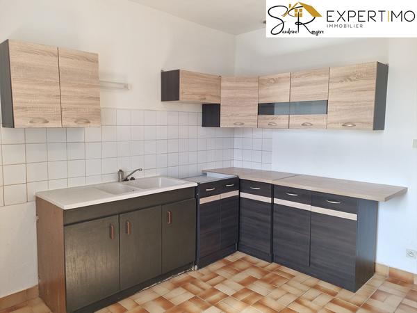 Saint-Éloy-les-Mines (63700) Maison avec 2 appartements (124 m² et 107 m²) et dépendances sur terrain de 15 774 m² attenant