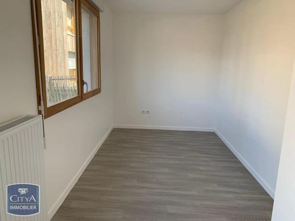 Appartement à louer 1 pièce 32.4m² Bussy-Saint-Georges (77600)