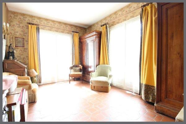 MAISON D ARCHITECTE 300M 2 SUR 10 HECTARES