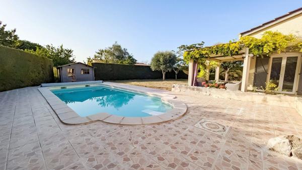 PISCINE / 5 CHAMBRES / PROCHE COMMERCES ET SERVICES