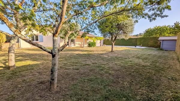 PISCINE / 5 CHAMBRES / PROCHE COMMERCES ET SERVICES