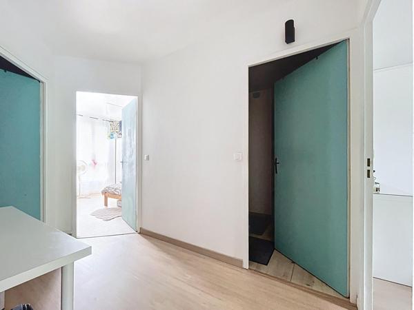 Le charme d’un duplex, la quiétude d’un jardin.