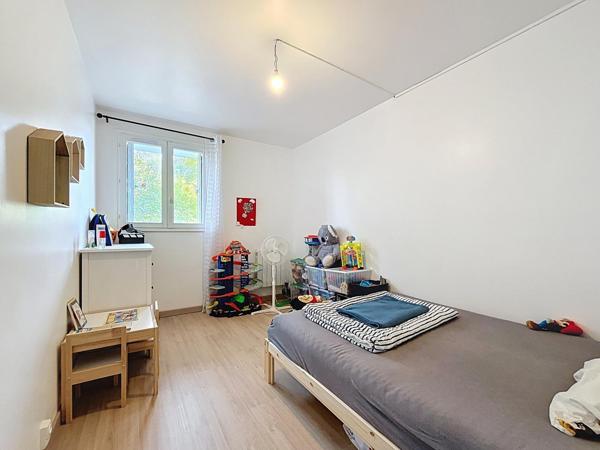 Le charme d’un duplex, la quiétude d’un jardin.