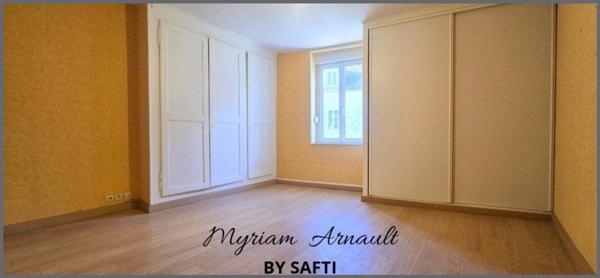 Maison 162 m², 2 garages, grange, puits, terrain