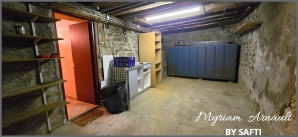Maison 162 m², 2 garages, grange, puits, terrain