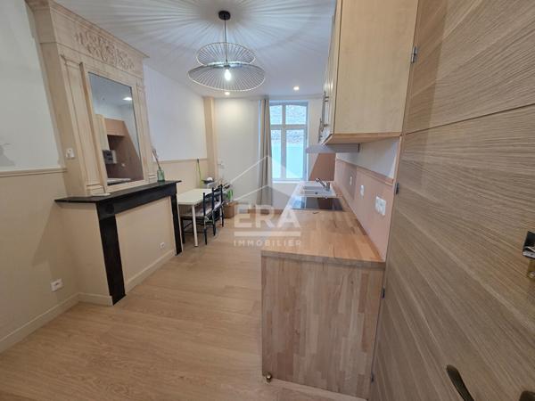 Immeuble style bourgeois - 4 Appartements, 1 studio