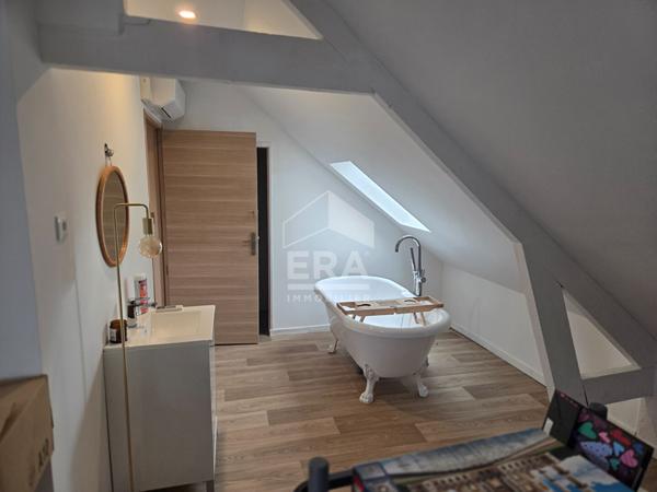 Immeuble style bourgeois - 4 Appartements, 1 studio