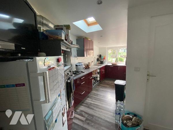 maison de village jumelée par pignon sur cave et trois niveaux 90,89 m² jardin arrière - S/227 m²