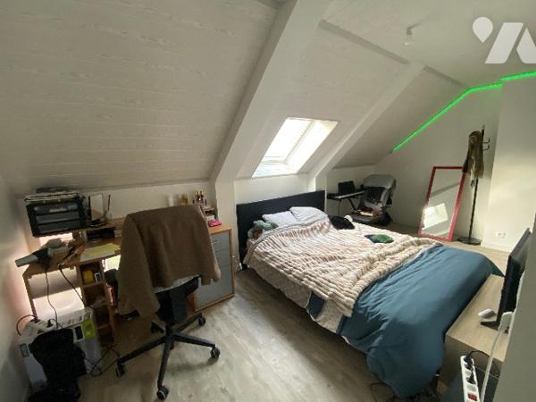 maison de village jumelée par pignon sur cave et trois niveaux 90,89 m² jardin arrière - S/227 m²