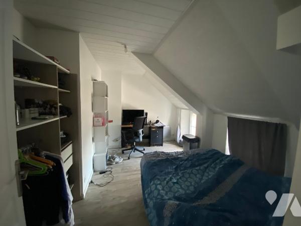 maison de village jumelée par pignon sur cave et trois niveaux 90,89 m² jardin arrière - S/227 m²