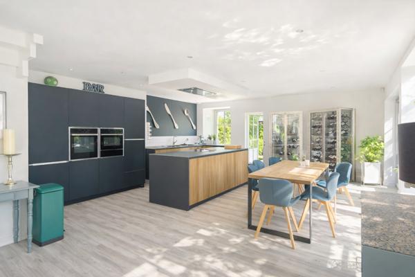 Maison 7 pièces - 240 m²