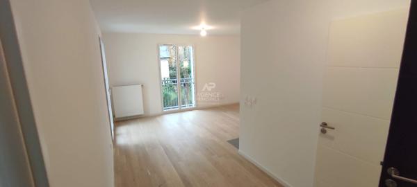 Appartement Le Mesnil Le Roi 3 pièce(s) 49.65 m2 €315 000 ** - Référence 4480
