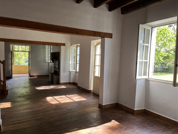 Maison en pierre de 125 m² sur grand terrain