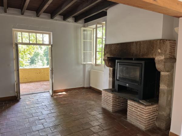 Maison en pierre de 125 m² sur grand terrain