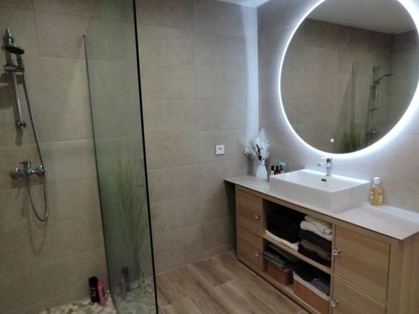 Le Thoronet (83340) LE THORONET Villa récente de plain pied avec appartement indépendant.