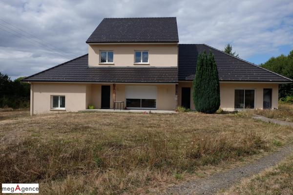 Immeuble à SAINT-GERMAIN-LES-VERGNES, 19330 - 299m²