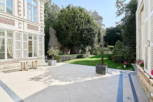 Vente Maison de luxe Lille 24 Pièces 1100 m²