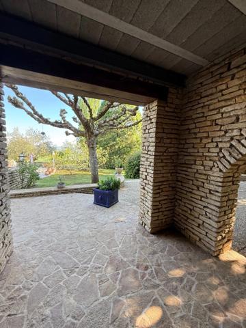 Maison de 157 m2, piscine et terrain de 3715 m2 à COUCHES (71)