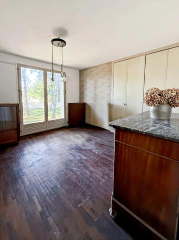 Maison de 157 m2, piscine et terrain de 3715 m2 à COUCHES (71)