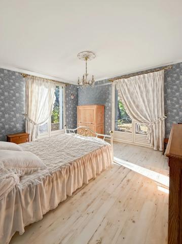 Maison de 157 m2, piscine et terrain de 3715 m2 à COUCHES (71)