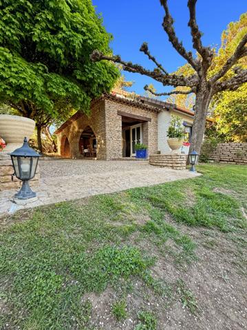 Maison de 157 m2, piscine et terrain de 3715 m2 à COUCHES (71)