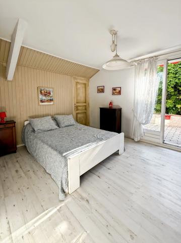 Maison de 157 m2, piscine et terrain de 3715 m2 à COUCHES (71)