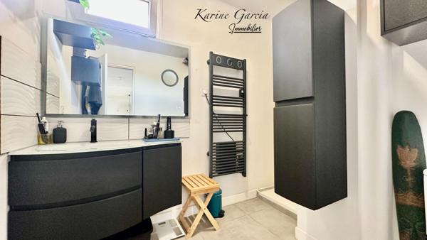 SIX FOURS LES PLAGES - PROXIMITE DU CENTRE VILLE - PETITE COPROPRIETE AU CALME - APPARTEMENT T3  - CAVE PRIVATIVE