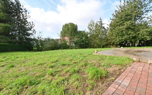 Maison à vendre    6 pièces •  Rue