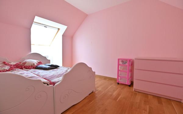 Maison à vendre    6 pièces •  Rue