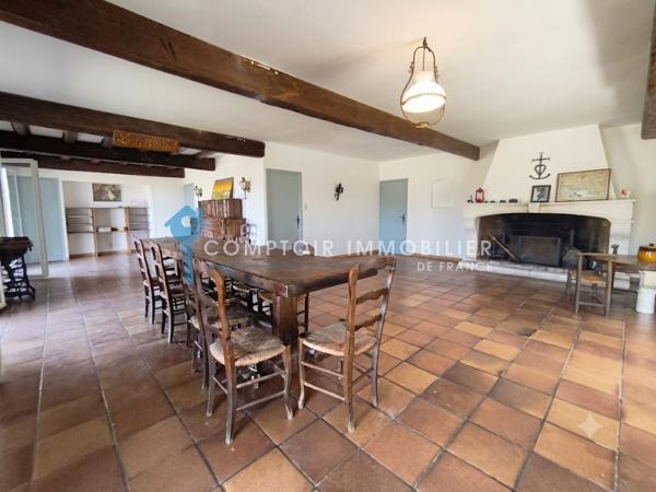 Propriete
                                                                                                                                                                                                                                                                                                                        5 pièce(s)                                                                                                                                                                                                          3 chambre(s)                                                                                                                                                                                                          150  m²