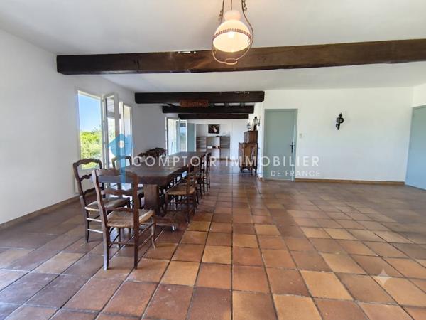 Propriete
                                                                                                                                                                                                                                                                                                                        5 pièce(s)                                                                                                                                                                                                          3 chambre(s)                                                                                                                                                                                                          150  m²