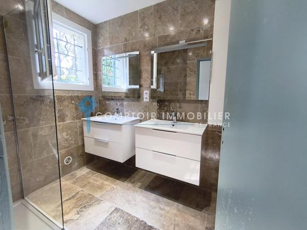 Propriete
                                                                                                                                                                                                                                                                                                                        5 pièce(s)                                                                                                                                                                                                          3 chambre(s)                                                                                                                                                                                                          150  m²