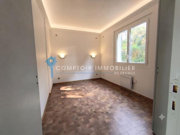 Propriete
                                                                                                                                                                                                                                                                                                                        5 pièce(s)                                                                                                                                                                                                          3 chambre(s)                                                                                                                                                                                                          150  m²