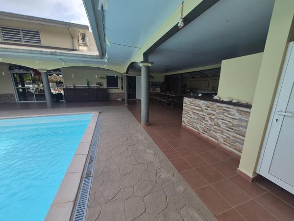 Maison T6 + T1 avec piscine